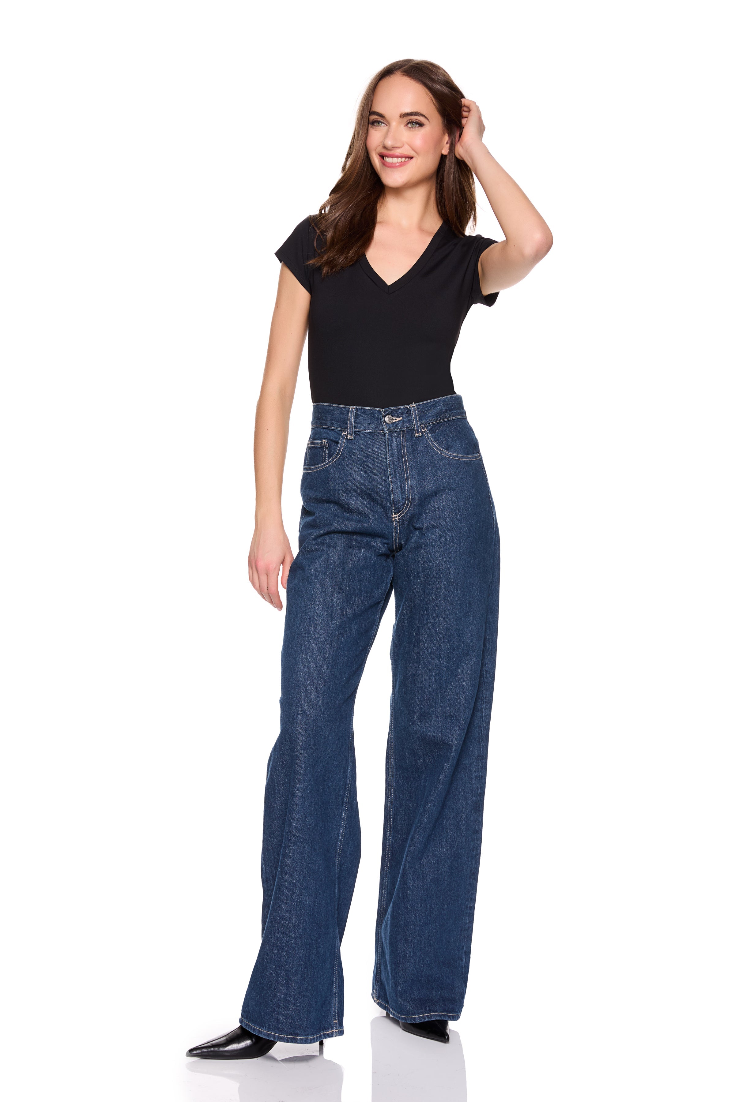 essential v neck short sleeve tee