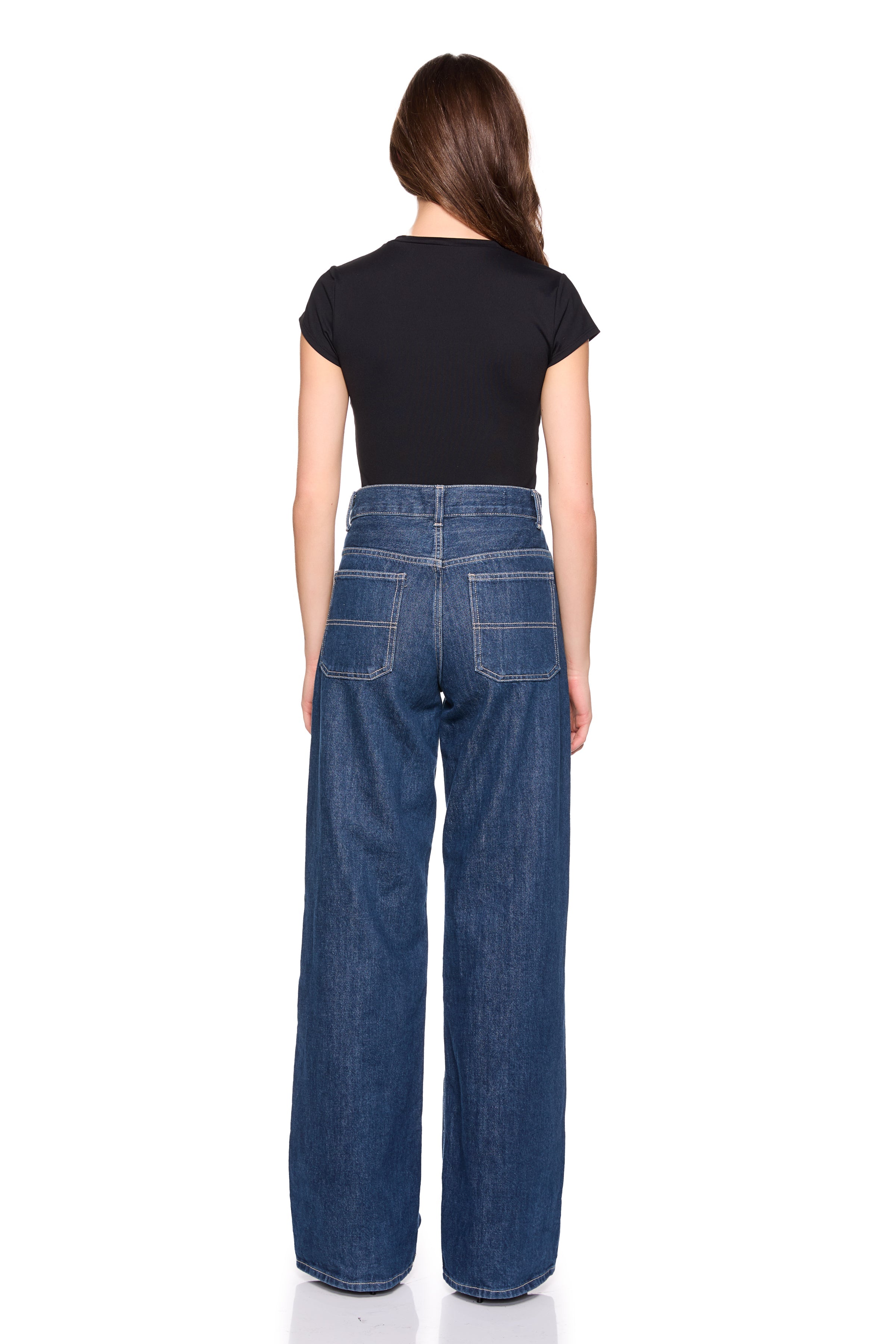 essential v neck short sleeve tee