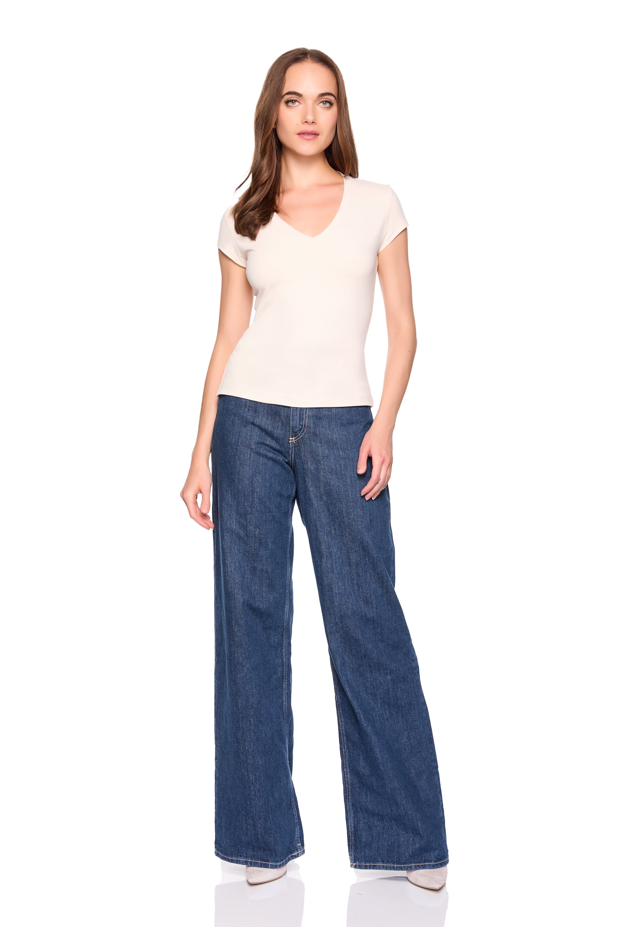 essential v neck short sleeve tee