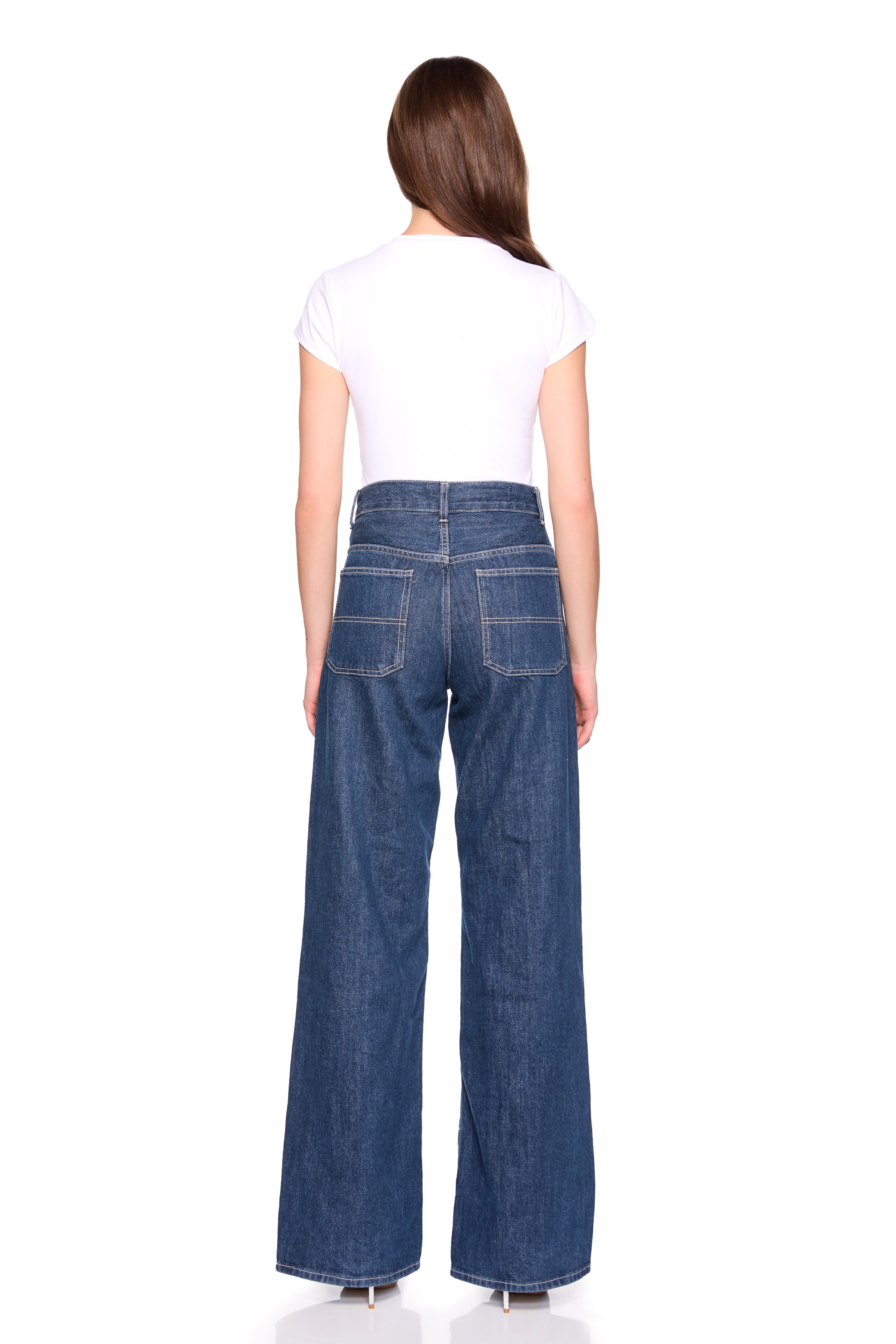 essential v neck short sleeve tee