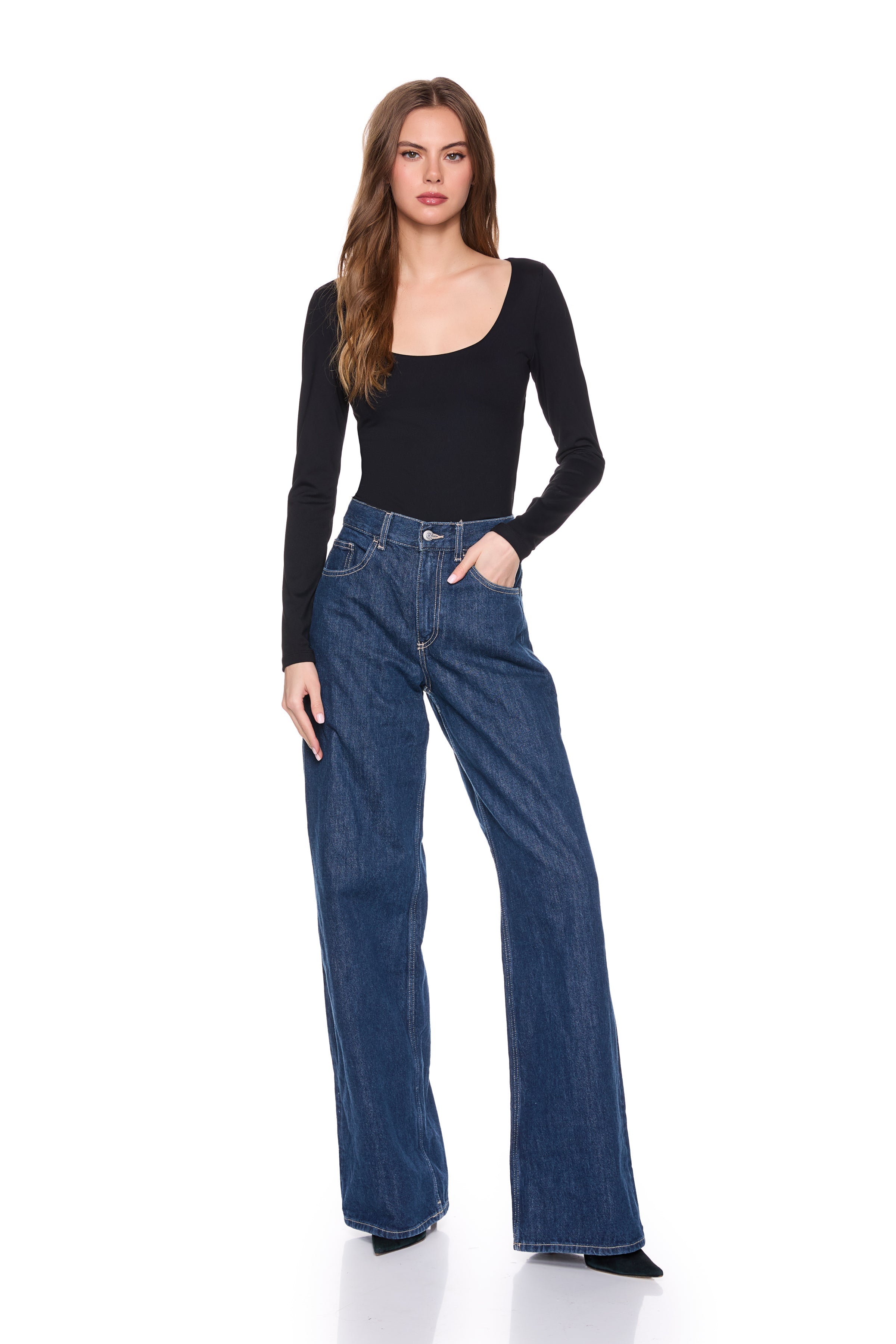 essential scoop front long lseeve top